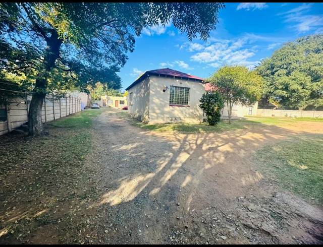 21 BEDROOM HOUSE FOR SALE IN PARKHILL GARDENS